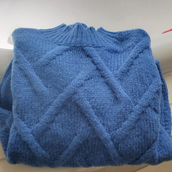 Vici Joan Cable Knit Sweater - Picture 14 of 16